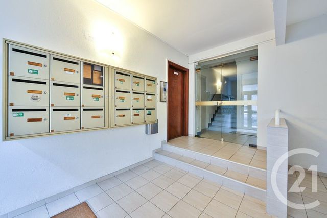 Appartement F4 à vendre - 4 pièces - 69.09 m2 - PARIS - 75015 - ILE-DE-FRANCE - Century 21 Vouillé