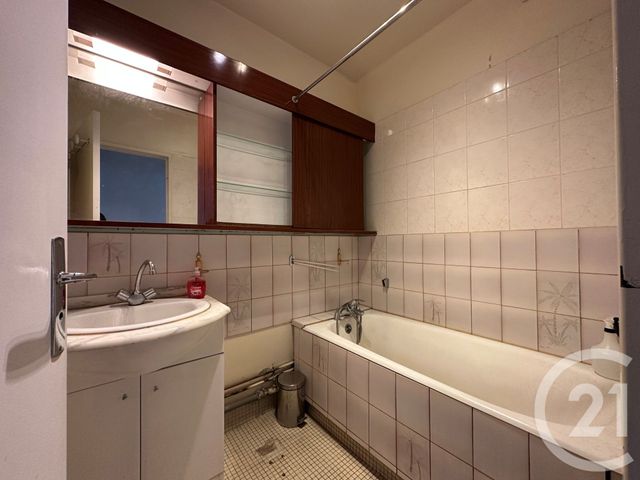 Appartement F2 à vendre - 2 pièces - 43.7 m2 - PARIS - 75015 - ILE-DE-FRANCE - Century 21 Vouillé