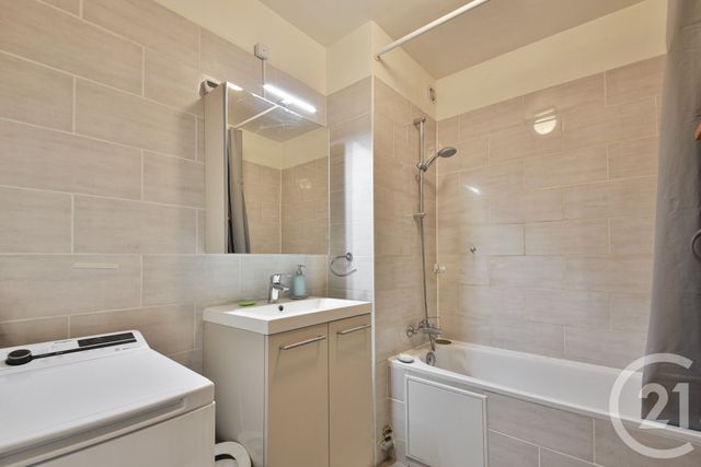 Appartement T3 à vendre - 3 pièces - 63.0 m2 - PARIS - 75015 - ILE-DE-FRANCE - Century 21 Vouillé