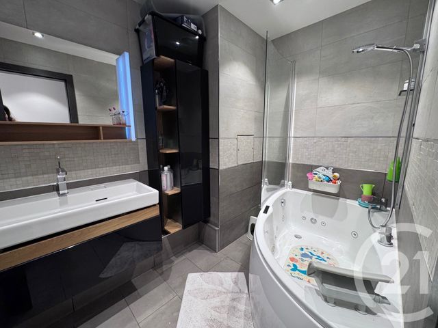 Appartement F4 à vendre - 4 pièces - 97.56 m2 - SURESNES - 92 - ILE-DE-FRANCE - Century 21 Vouillé