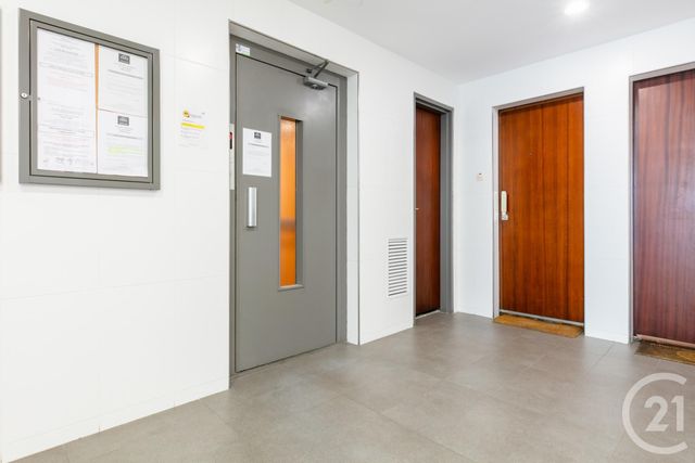 Appartement Studio à vendre - 1 pièce - 38.65 m2 - PARIS - 75015 - ILE-DE-FRANCE - Century 21 Vouillé