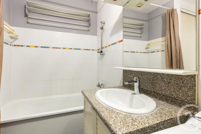 Appartement Studio à vendre - 1 pièce - 38.65 m2 - PARIS - 75015 - ILE-DE-FRANCE - Century 21 Vouillé