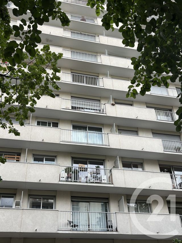 Appartement Studio à vendre - 1 pièce - 28.0 m2 - PARIS - 75015 - ILE-DE-FRANCE - Century 21 Vouillé