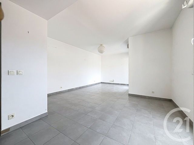 Appartement F3 à vendre - 3 pièces - 63.0 m2 - MARSEILLE - 13002 - PROVENCE-ALPES-COTE-D-AZUR - Century 21 Vouillé