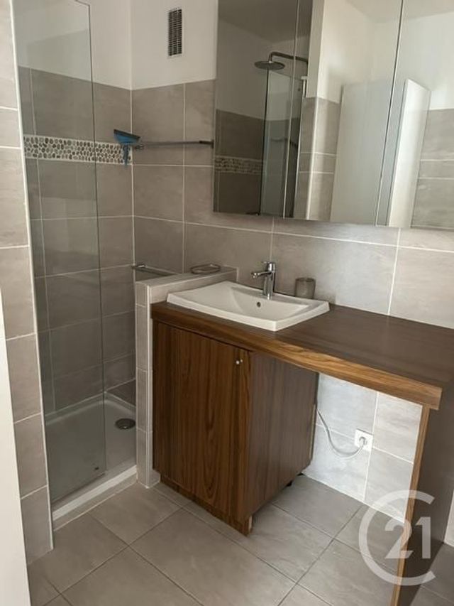 Appartement à louer - 2 pièces - 64.45 m2 - PARIS - 75015 - ILE-DE-FRANCE - Century 21 Vouillé