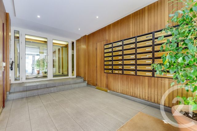 Appartement F1 à vendre - 1 pièce - 26.0 m2 - PARIS - 75015 - ILE-DE-FRANCE - Century 21 Vouillé